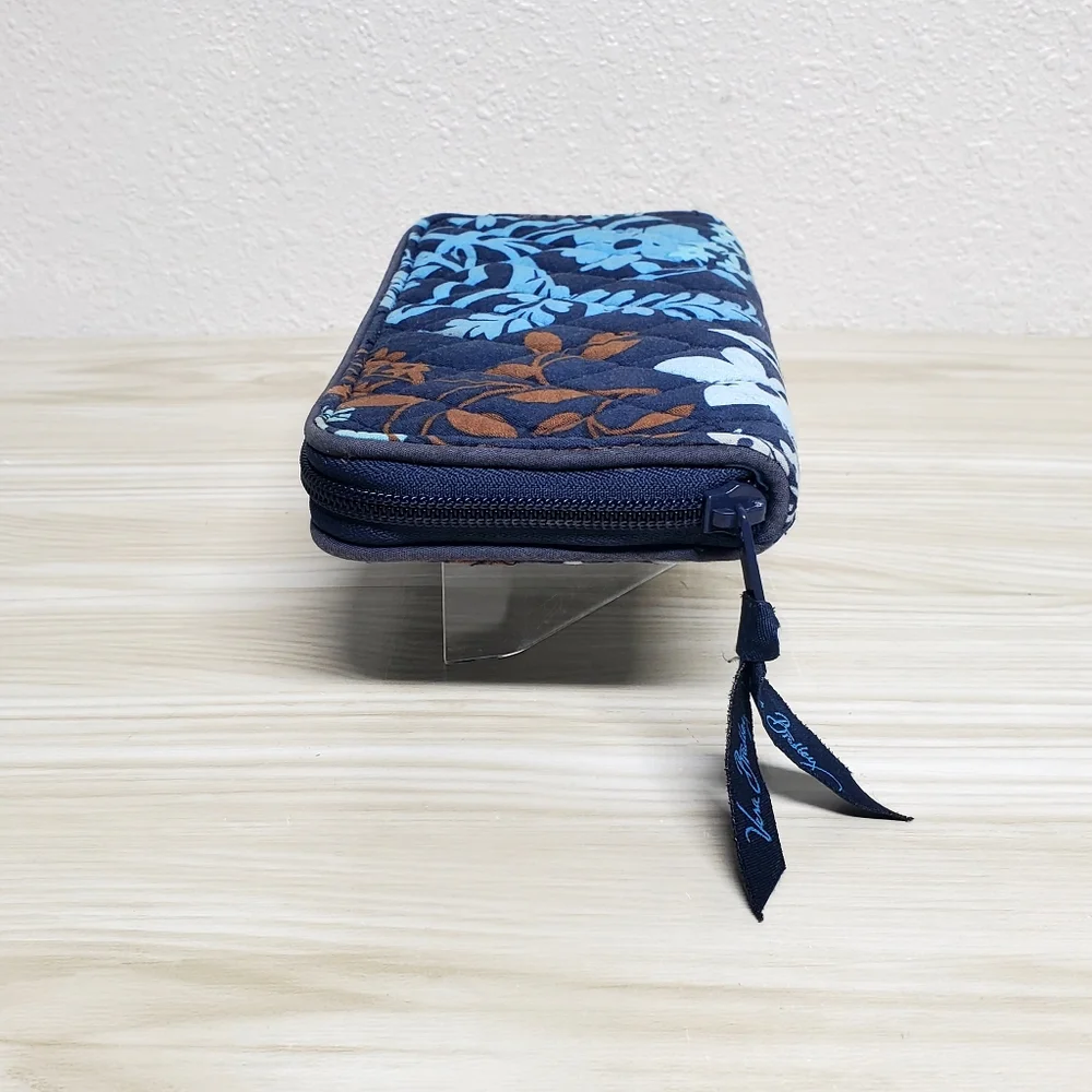 Vera Bradley In Different Shades of Blue | Zip Accordion Wallet Wristlet - Picture 7 of 10